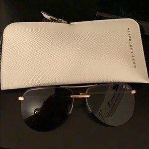 NEVER BEFORE WORN QUAY WOMENS AVIATORS